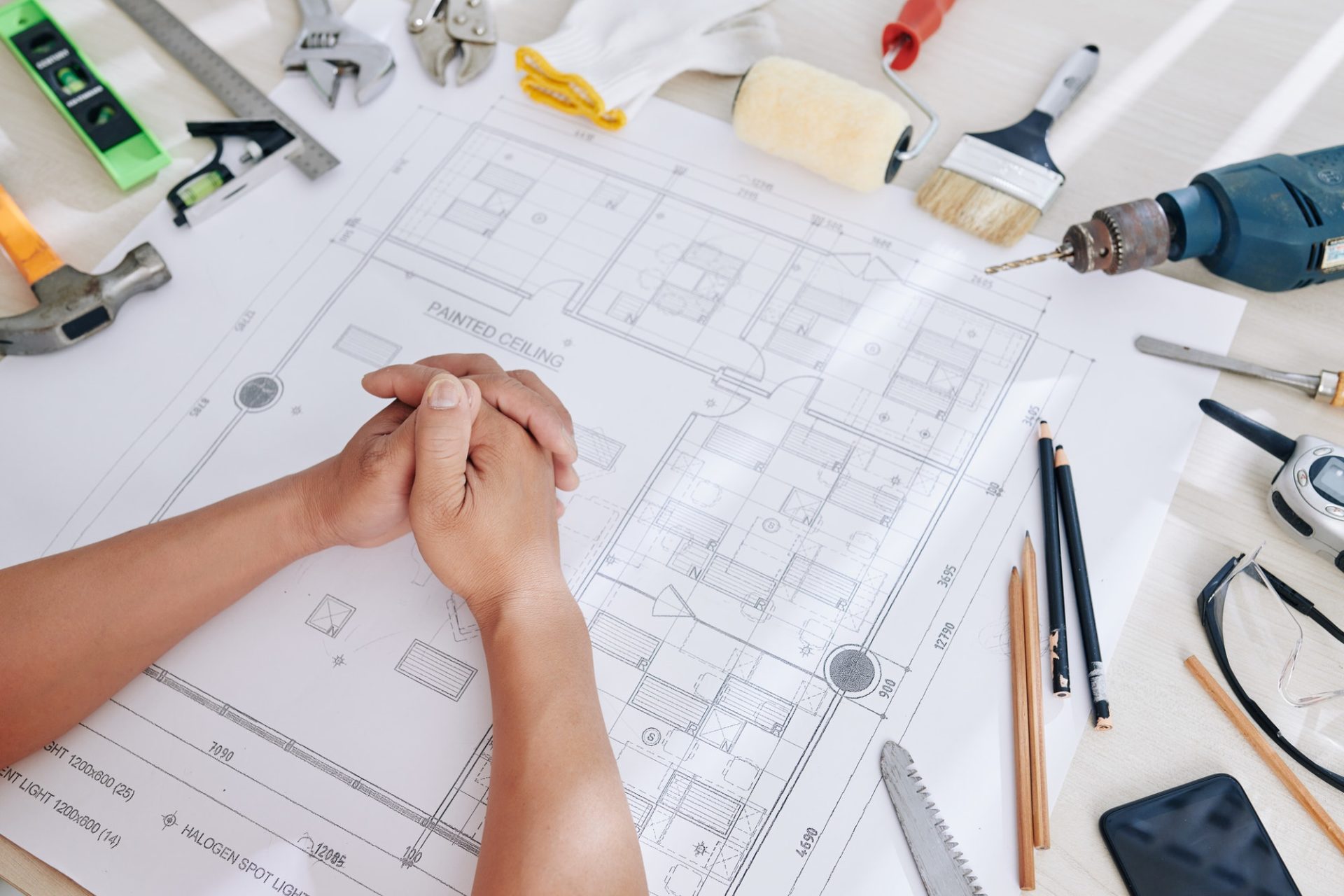 desk-of-construction-engineer-e1600417442357.jpg